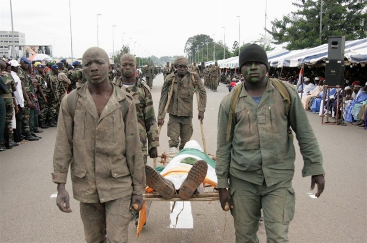 Désarmement, encasernement - Gal Michel Gueu : 
